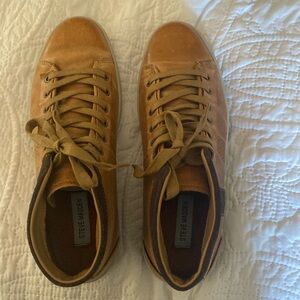 Madden Men’s leather sneaker - like new! Size 10.5
